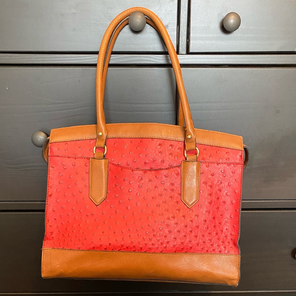 Beautiful like new leather purse